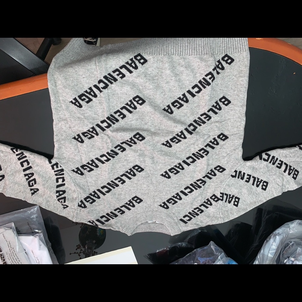 Balenciaga Crewneck Men’s Extra Large size knit sweater